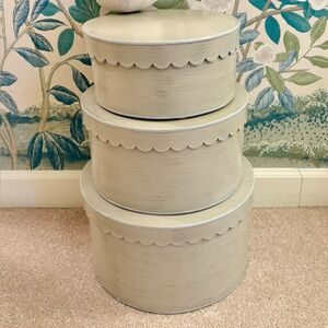RH Nesting Gray Metal Stacking Bins